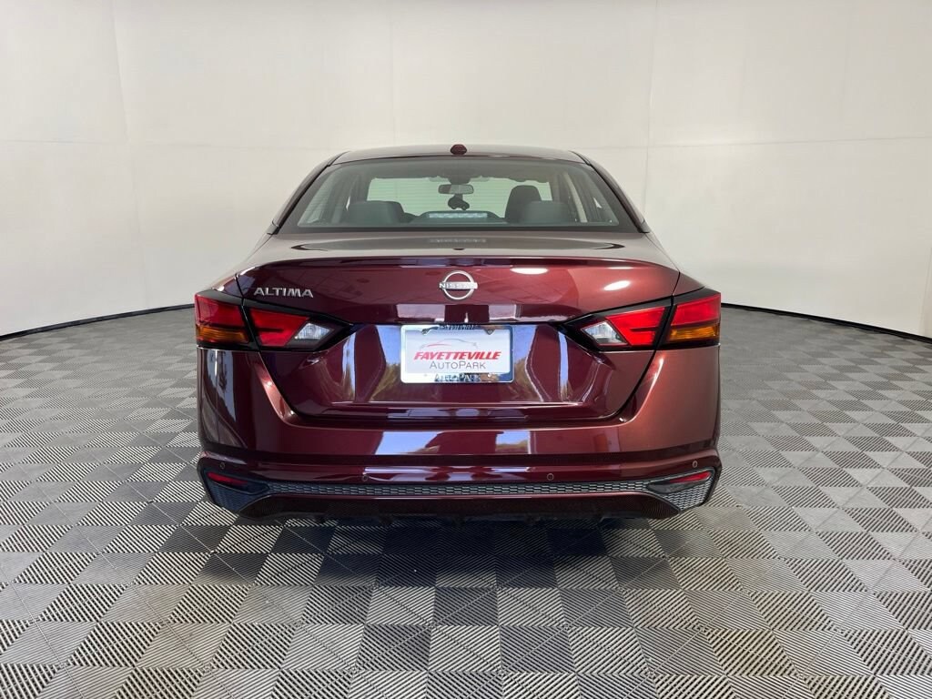 Used 2025 Nissan Altima SV Sedan