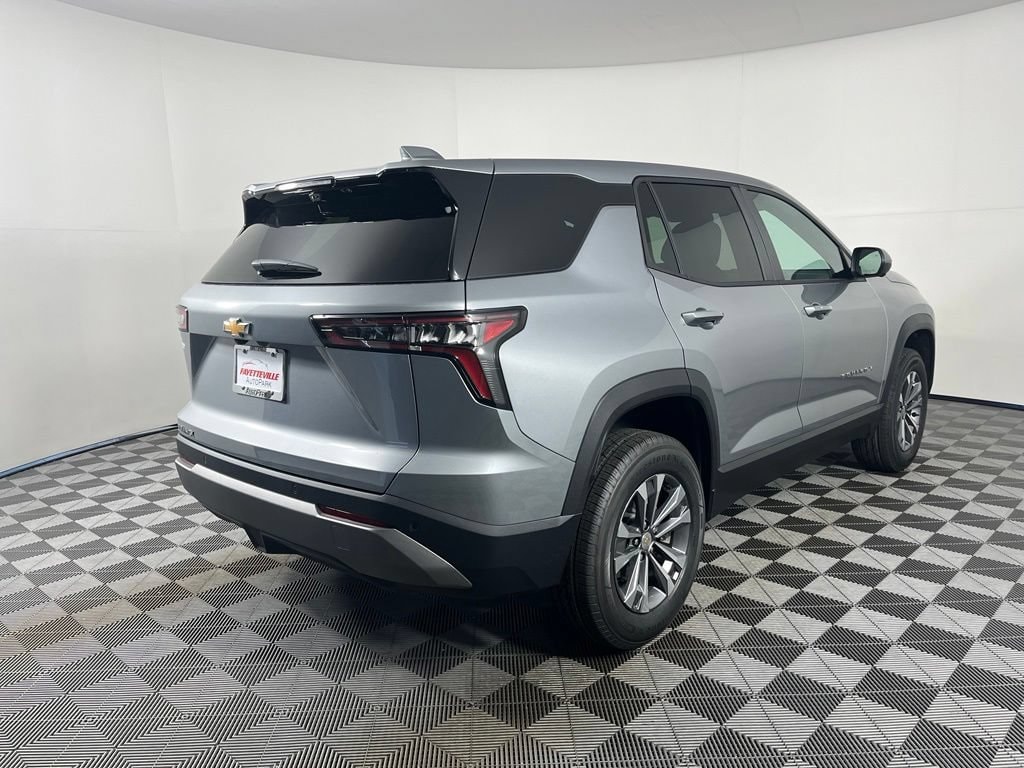 2027 Chevrolet Equinox LT - Photo 7