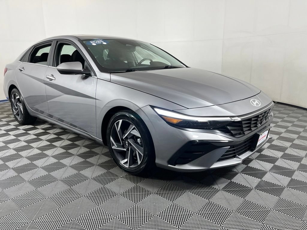 2025 Hyundai Elantra SEL - Photo 15