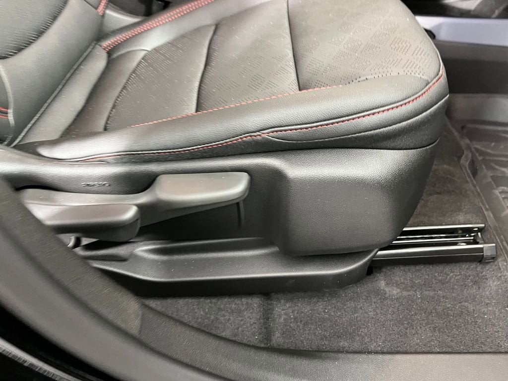 2027 Chevrolet Bolt RS - Photo 30