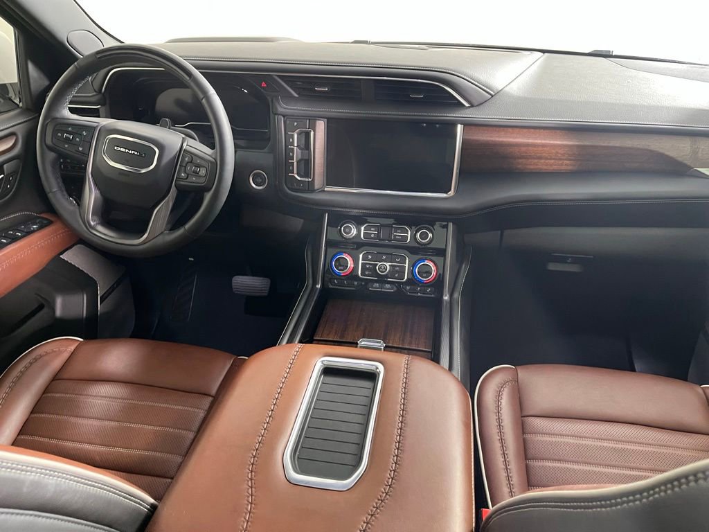 2024 GMC Yukon Denali Ultimate - Photo 17