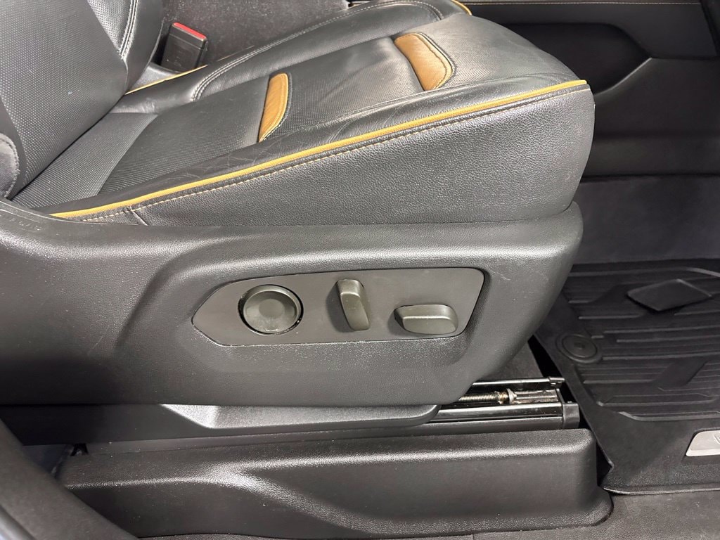 2021 GMC Yukon XL AT4 - Photo 7