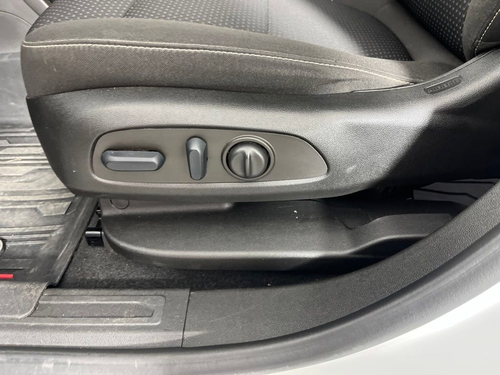 2022 GMC Acadia SLE - Photo 25