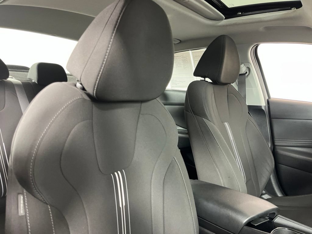 2025 Hyundai Elantra SEL - Photo 6