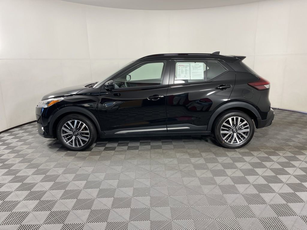 Used 2024 Nissan Kicks SR with VIN 3N1CP5DV8RL485986 for sale in Fayetteville, AR