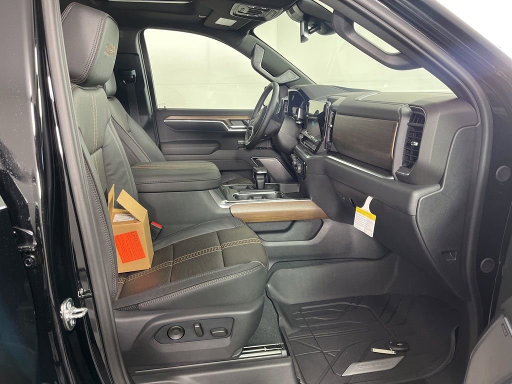 2026 Chevrolet Silverado 1500 High Country - Photo 9