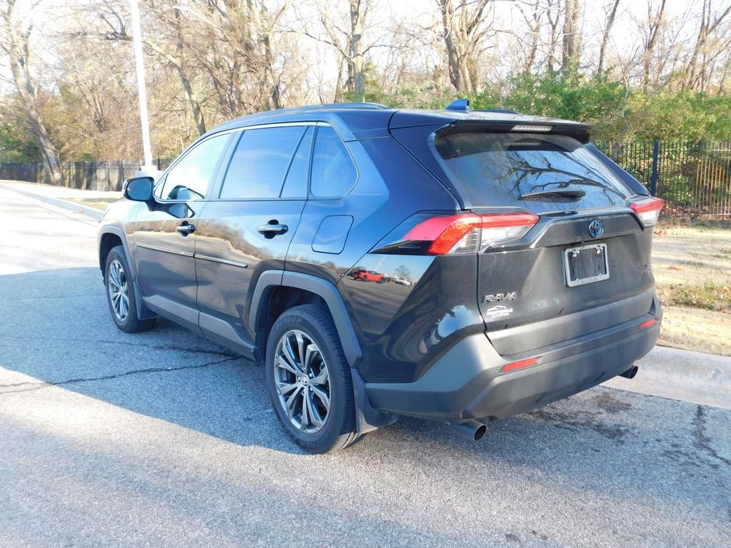 2024 Toyota RAV4 Hybrid XLE Premium photo 3
