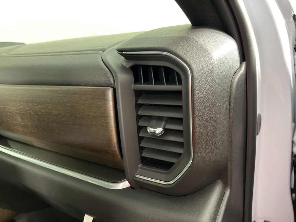 2026 Chevrolet Silverado 1500 High Country - Photo 11