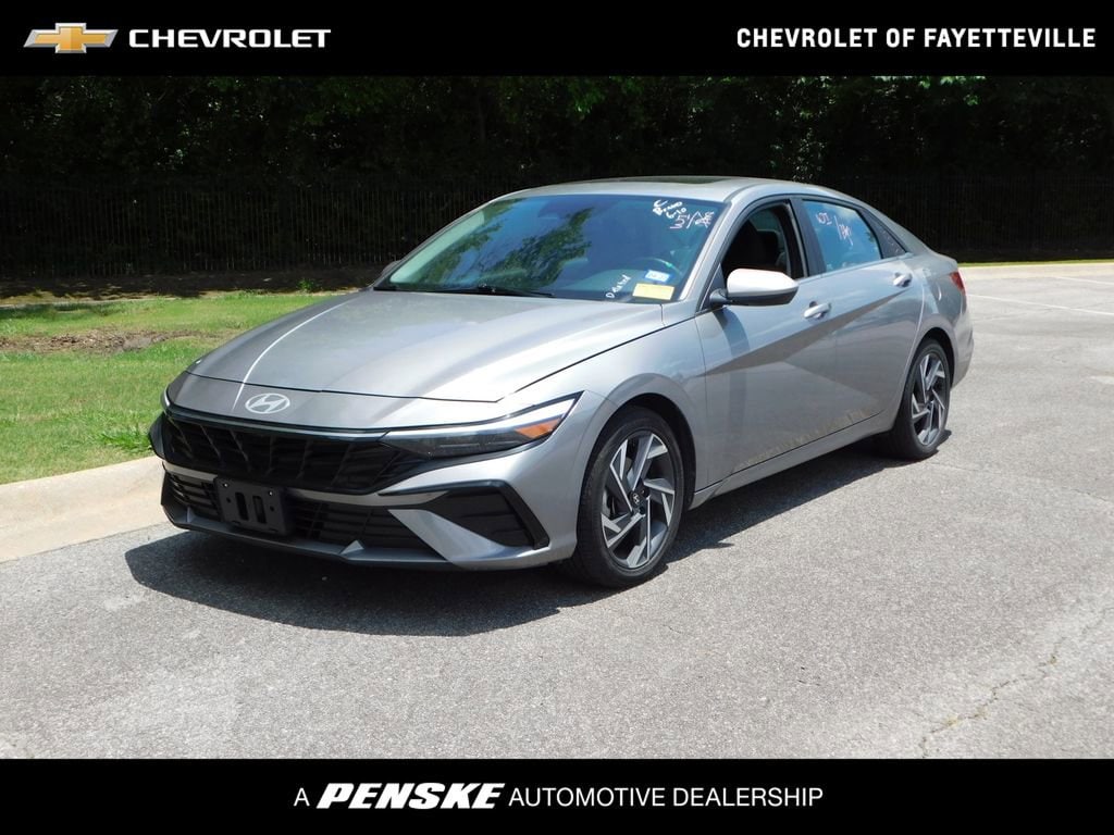 Used 2025 Hyundai Elantra SEL Convenience Sedan