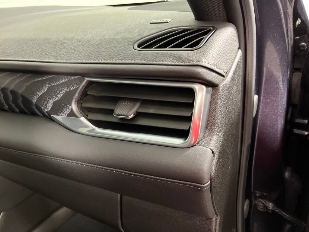 2024 GMC Yukon Denali - Photo 24
