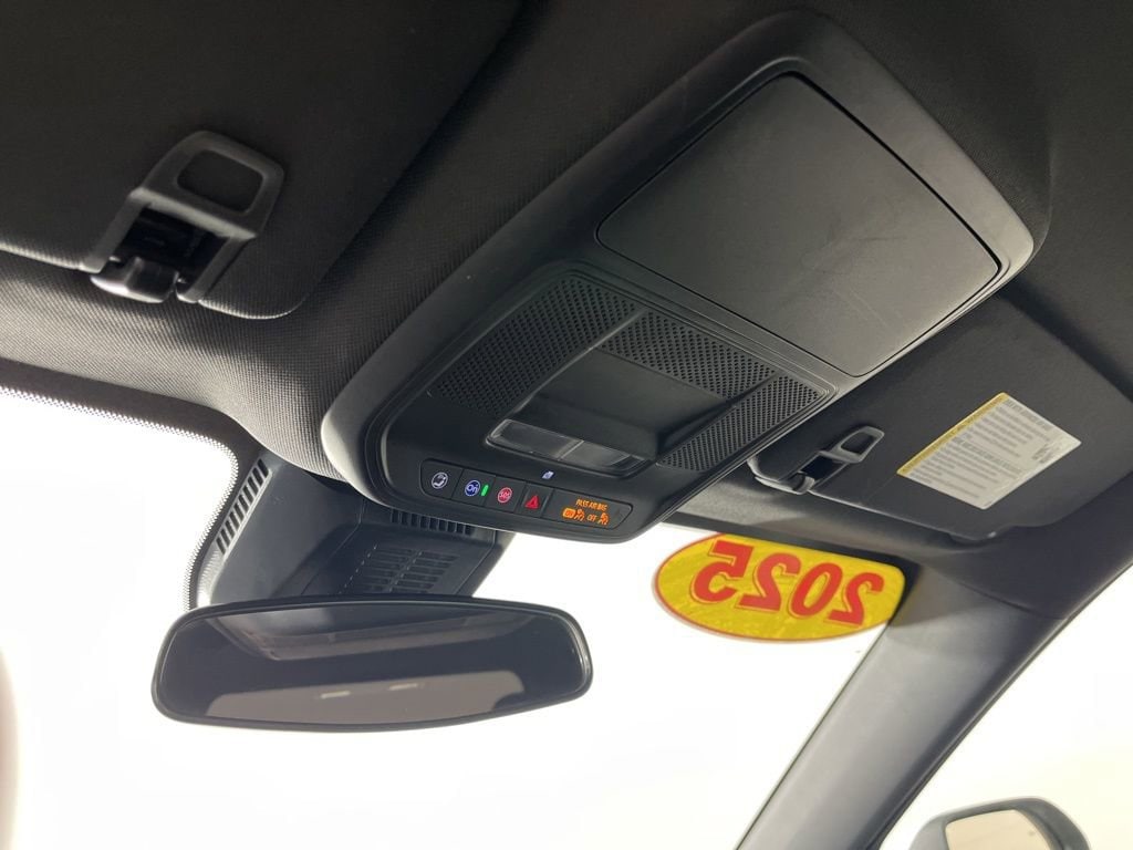 2025 Chevrolet Equinox LT - Photo 23