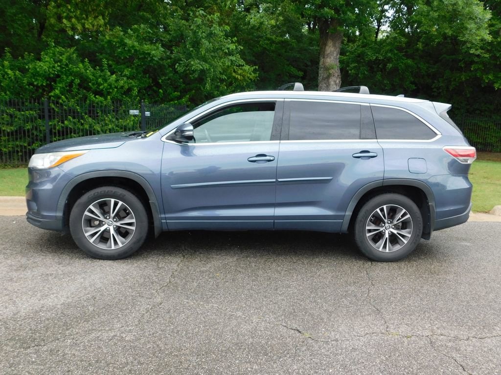 Used 2016 Toyota Highlander XLE V6 SUV