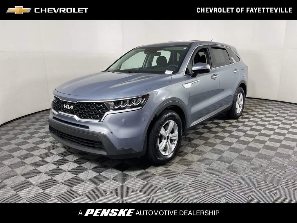 2023 Kia Sorento LX's photo