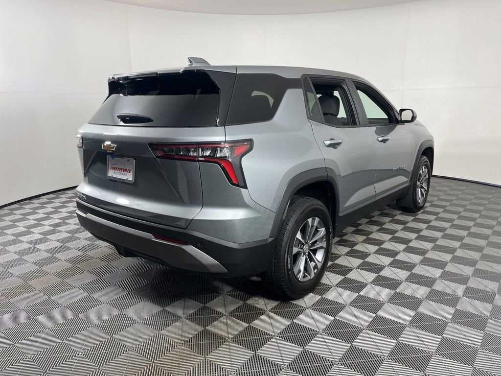 2025 Chevrolet Equinox LT - Photo 12