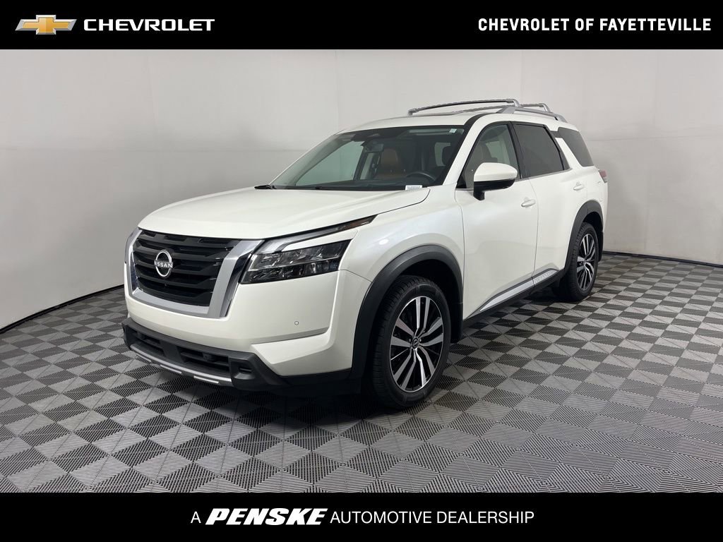 2024 Nissan Pathfinder Platinum 2WD's photo