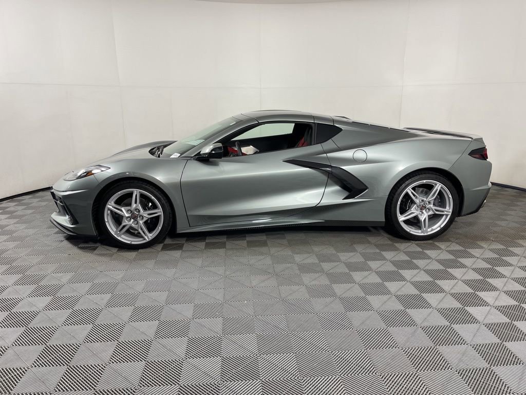 2024 Chevrolet Corvette Stingray 2LT photo 2