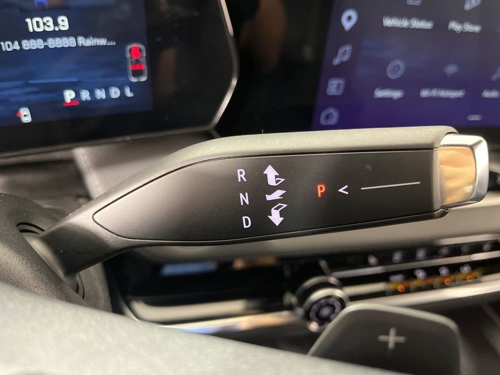 2025 Chevrolet Equinox LT - Photo 30