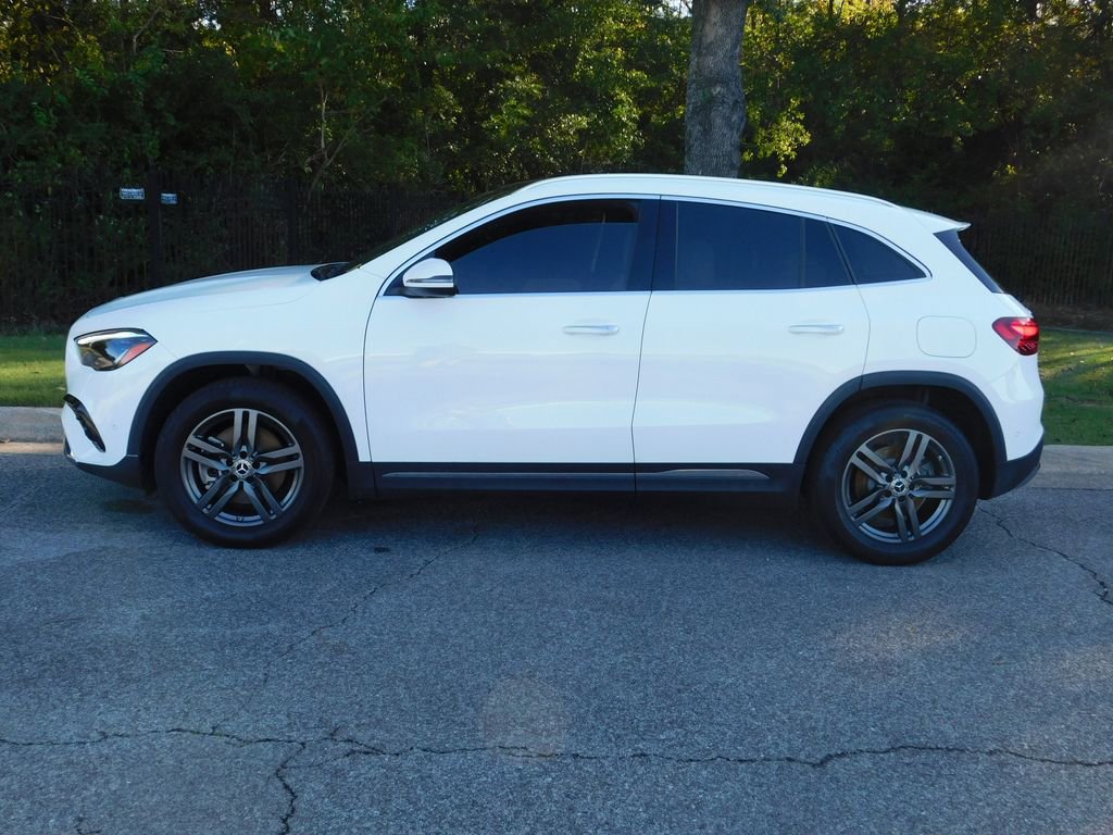 2024 Mercedes Benz GLA 250 photo 2
