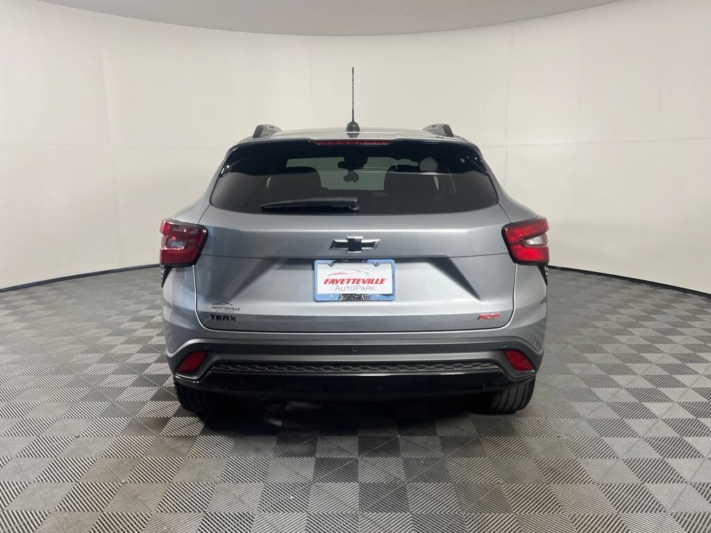 Used 2025 Chevrolet Trax 2RS SUV