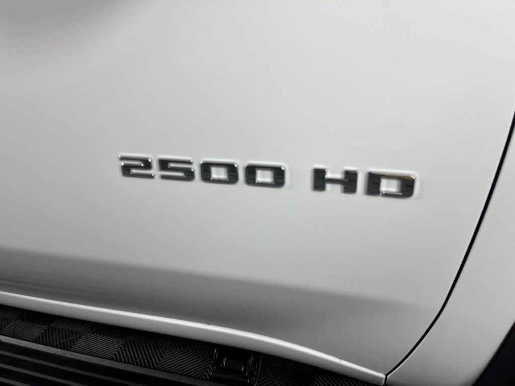 2026 Chevrolet Silverado 2500 HD ZR2 - Photo 9
