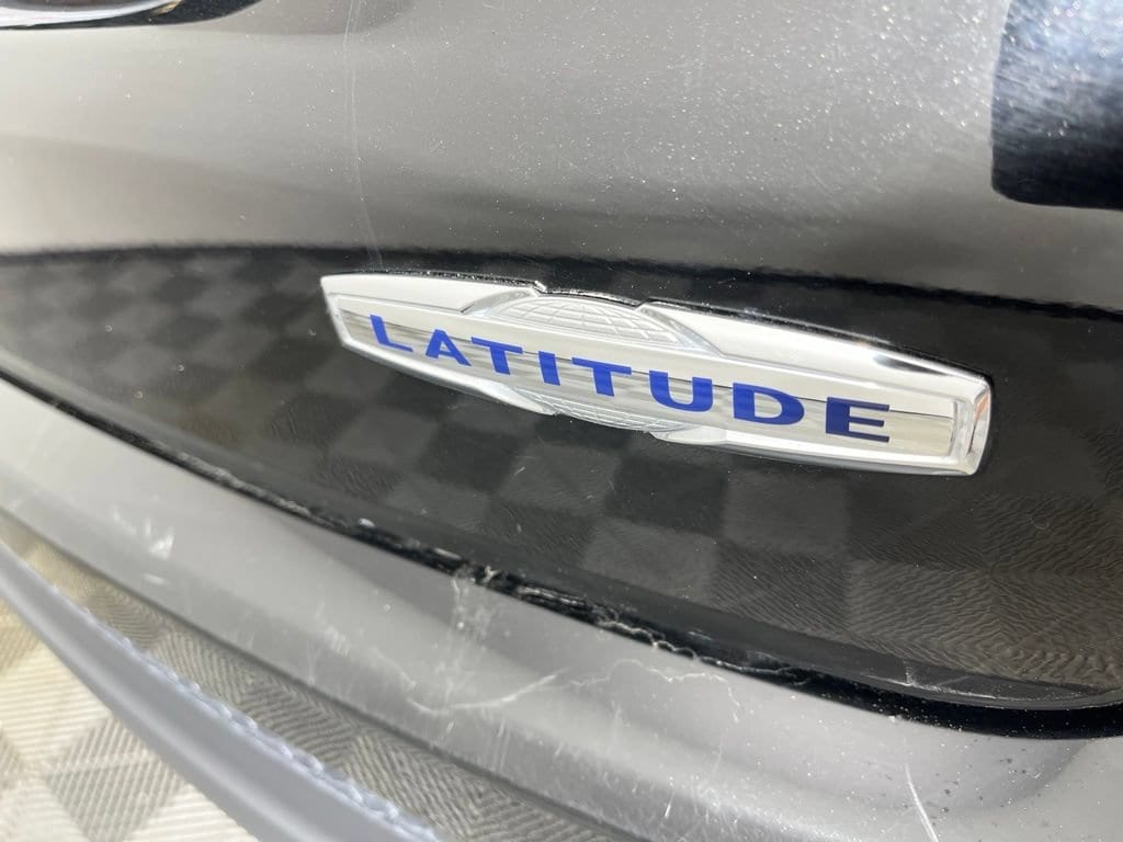 Used 2025 Jeep Compass Latitude SUV