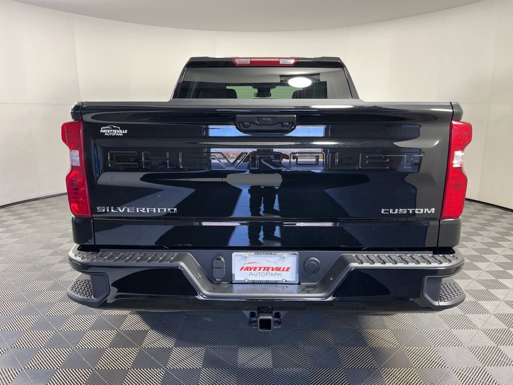 2026 Chevrolet Silverado 1500 Custom photo 4