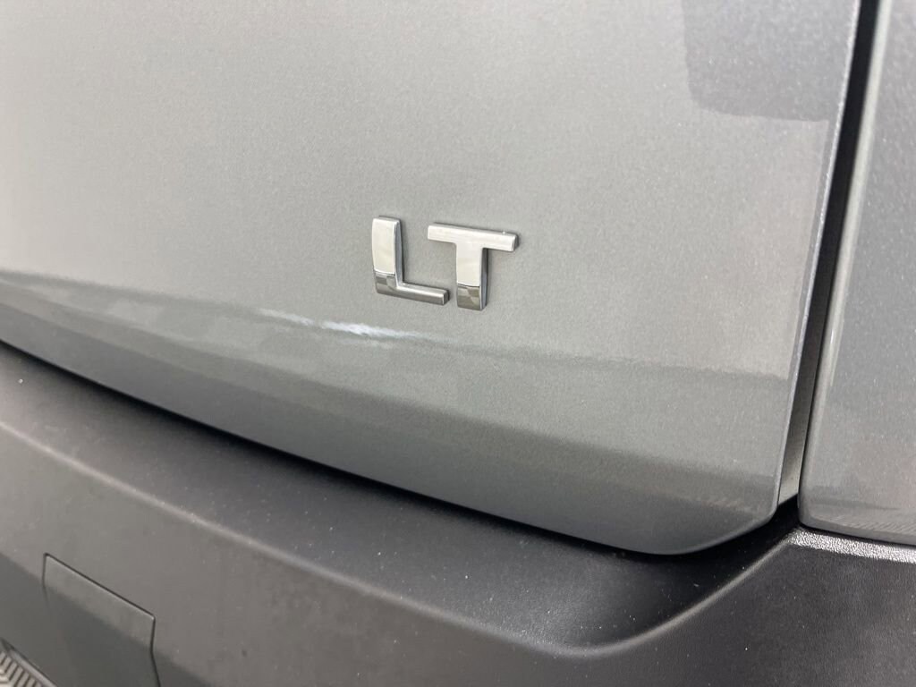 Used 2023 Chevrolet Traverse LT Cloth SUV