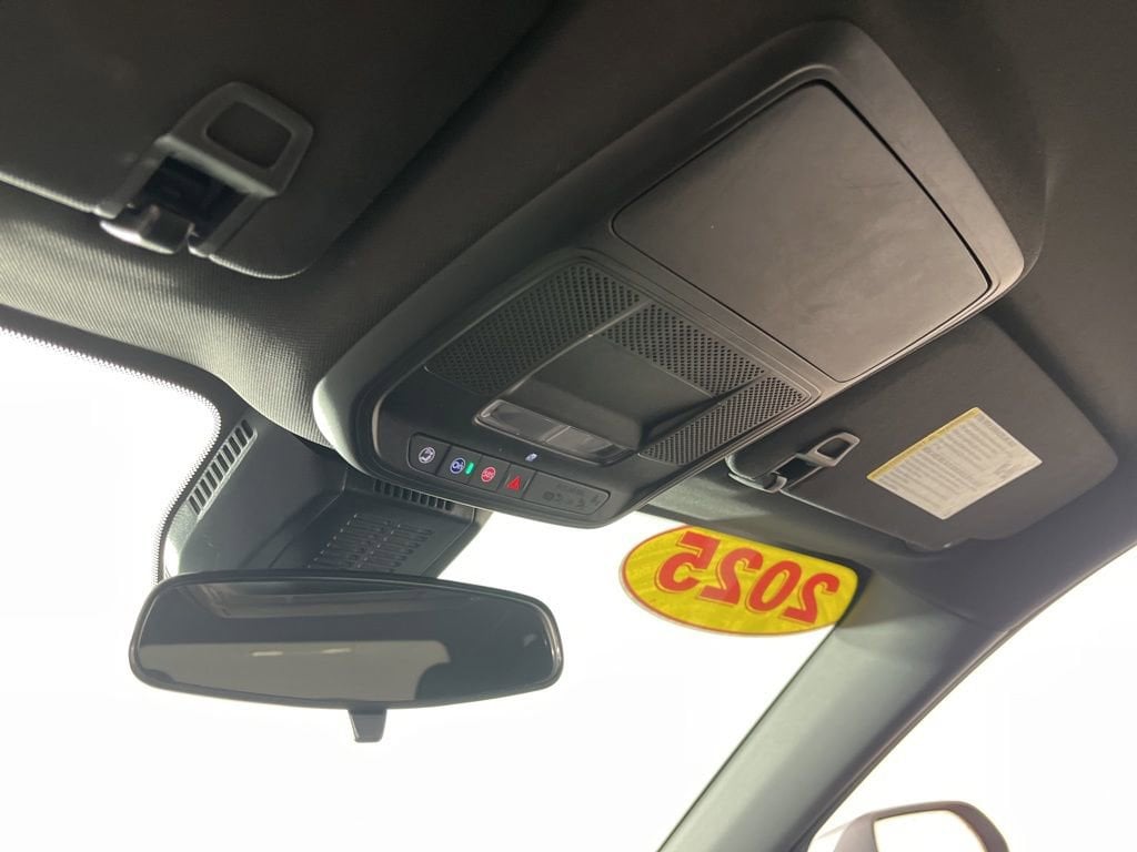 2025 Chevrolet Equinox LT - Photo 22