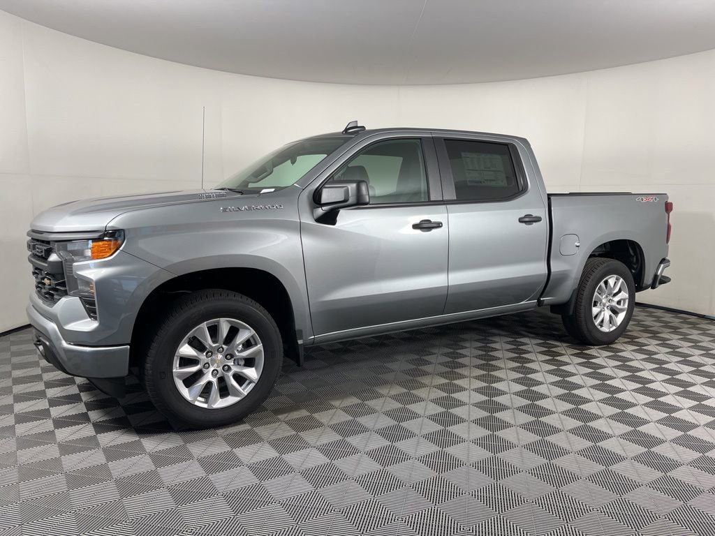 2026 Chevrolet Silverado 1500 Custom photo 2