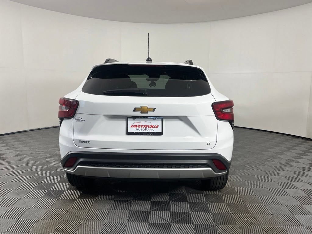 Used 2025 Chevrolet Trax LT SUV