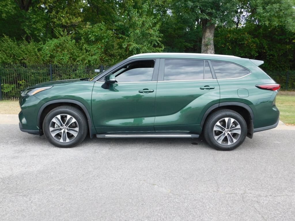Used 2024 Toyota Highlander XLE SUV