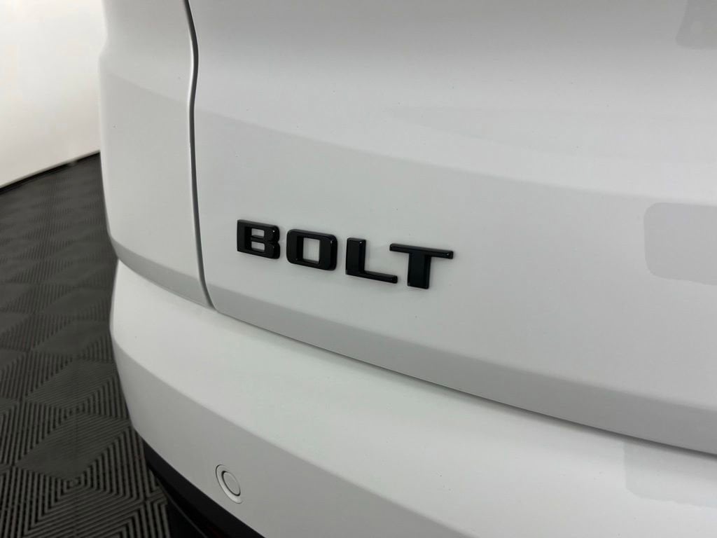 2027 Chevrolet Bolt LT - Photo 18