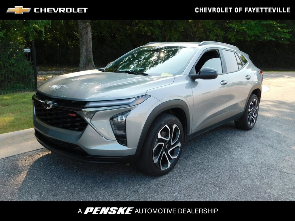 Used 2025 Chevrolet Trax 2RS SUV