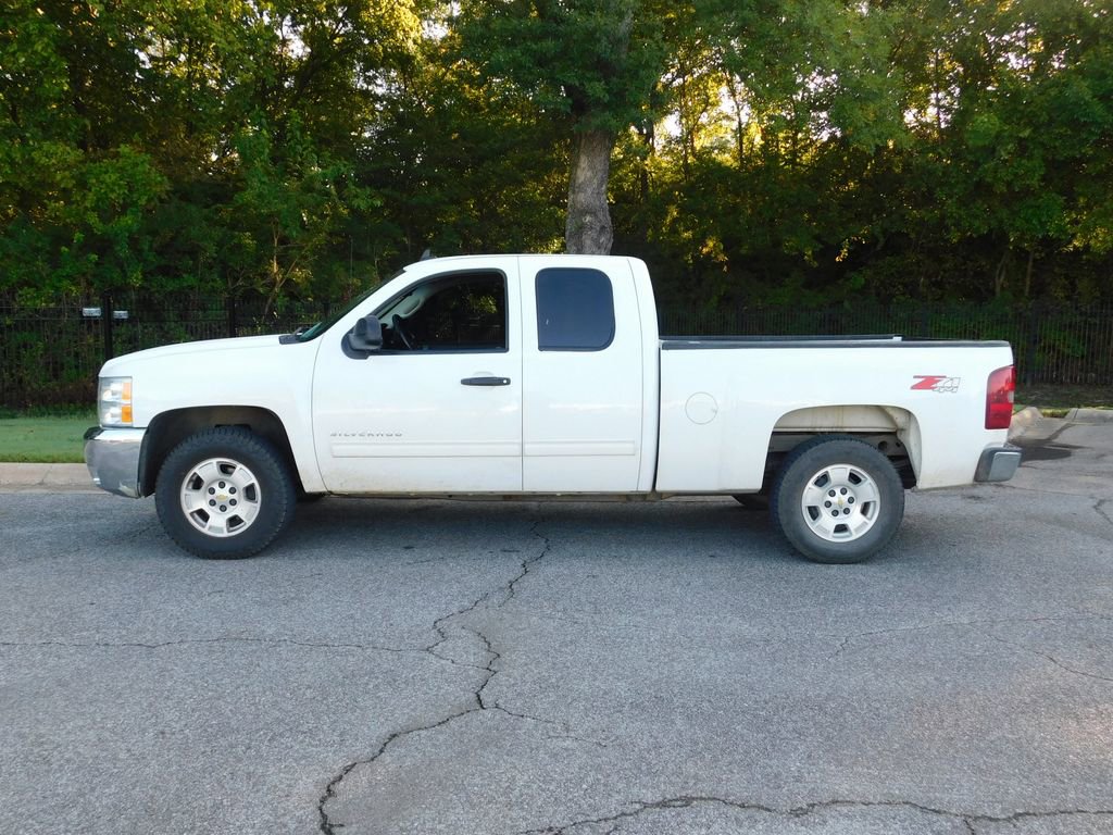 2013 Chevrolet Silverado 1500 LT photo 2