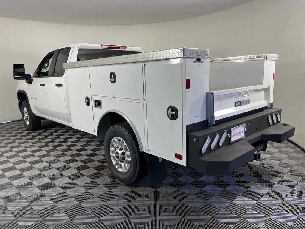 2025 Chevrolet Silverado 2500HD photo 3