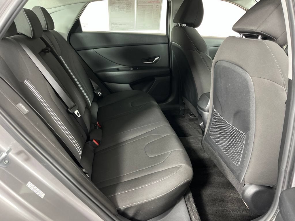 2025 Hyundai Elantra SEL - Photo 8