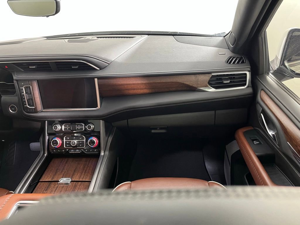 2024 GMC Yukon Denali Ultimate - Photo 18