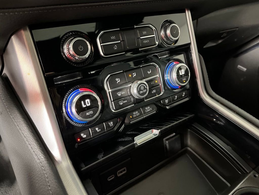 2024 GMC Yukon Denali - Photo 35