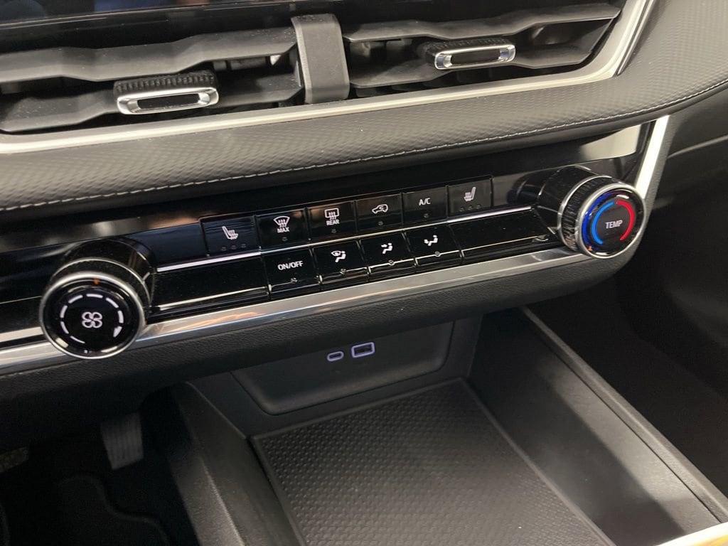 2025 Chevrolet Equinox LT - Photo 29