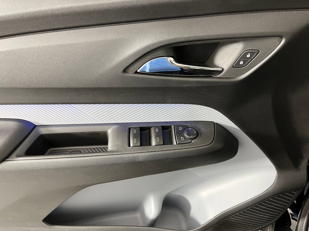2027 Chevrolet Bolt RS - Photo 22