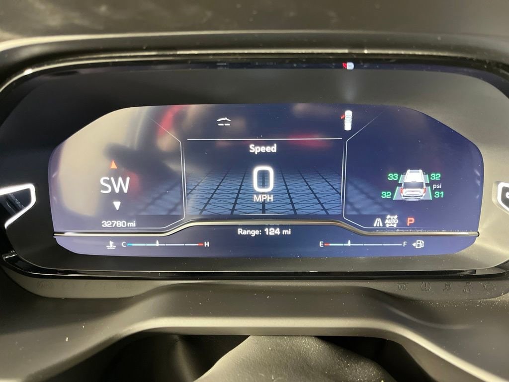 2024 GMC Yukon Denali - Photo 38