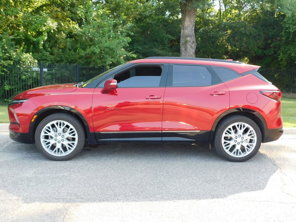 2023 Chevrolet Blazer RS photo 2