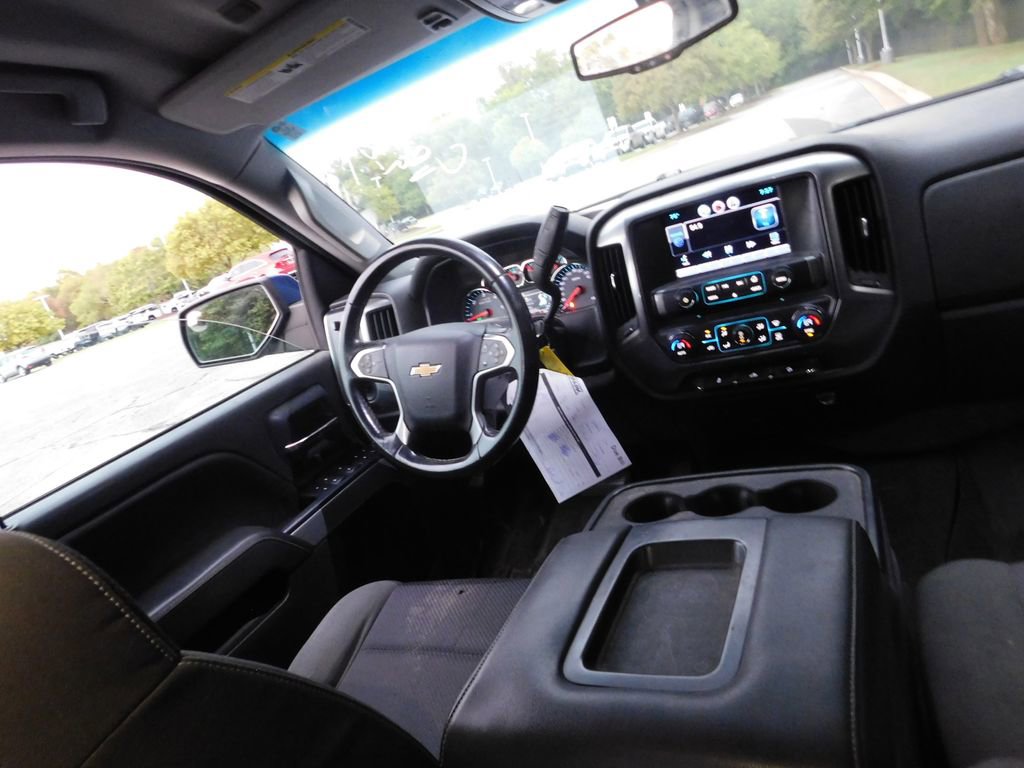 2015 Chevrolet Silverado 1500 LT photo 3