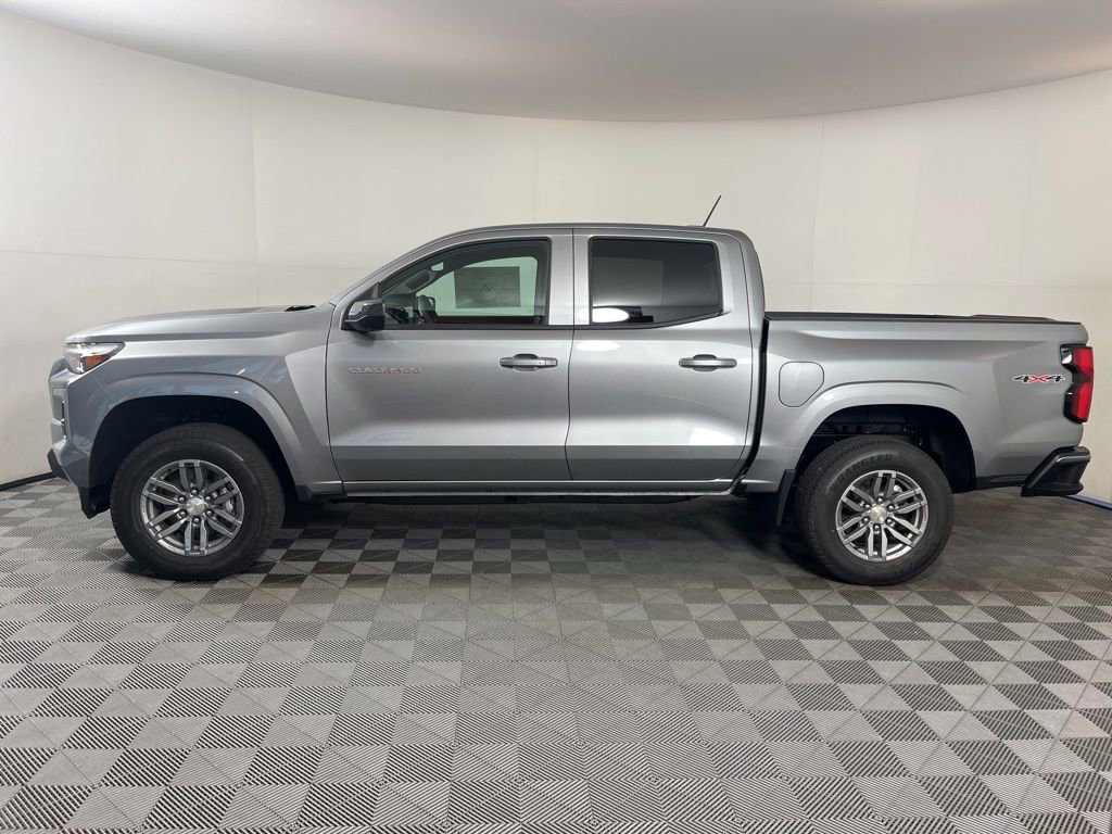 2026 Chevrolet Colorado LT photo 2