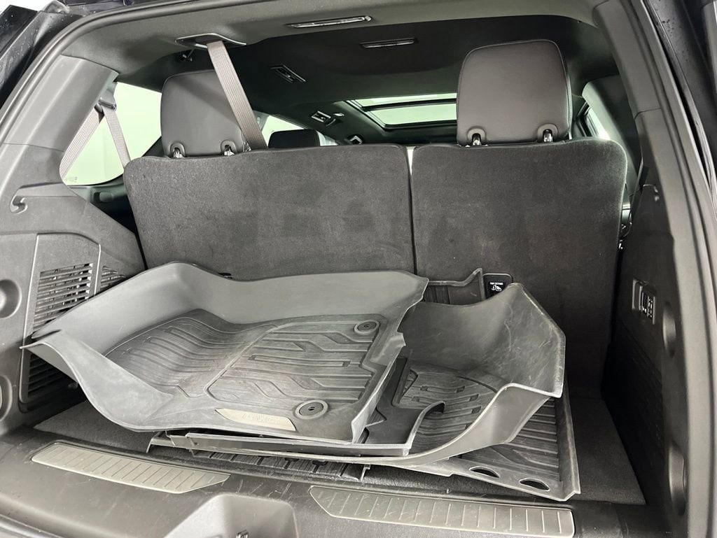 2024 GMC Yukon Denali - Photo 13