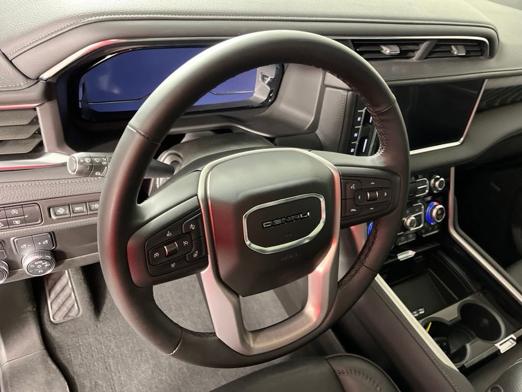 2024 GMC Yukon Denali - Photo 32