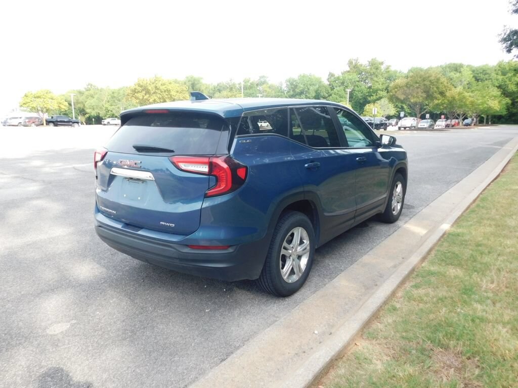 Used 2024 GMC Terrain SLE SUV