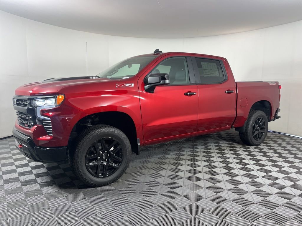 2025 Chevrolet Silverado 1500 LT Trail Boss photo 2