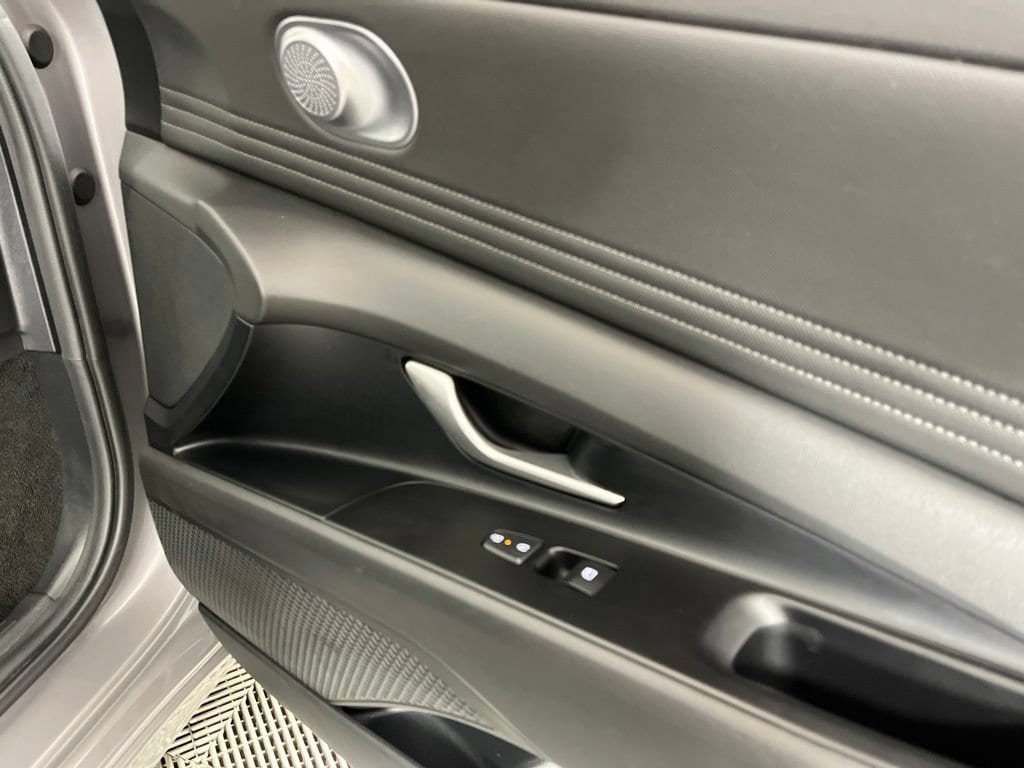 2025 Hyundai Elantra SEL - Photo 20