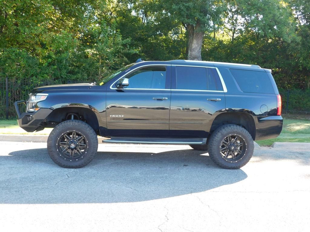 2017 Chevrolet Tahoe Premier photo 2